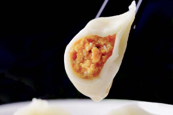 把餃子館開在愛馬仕旁邊，一年竟然開出七家直營店