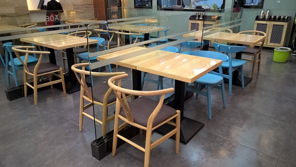 那些生意好的餐廳都是這樣擺桌子的，做餐飲的可以學(xué)學(xué)！